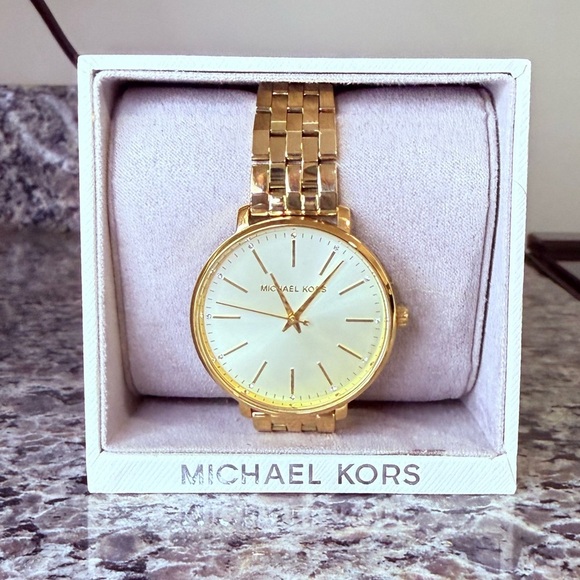 NWT Michael Kors Gold-Tone Bracelet Watch main image 9